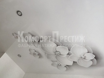 Натяжной потолок с фотопечатью в спальню 9